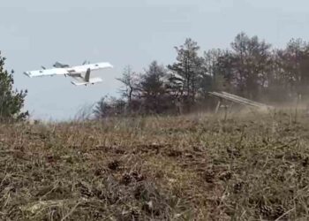Rússia revela nova arma para o drone Molniya e aposta em destruição ampliada no campo de batalha