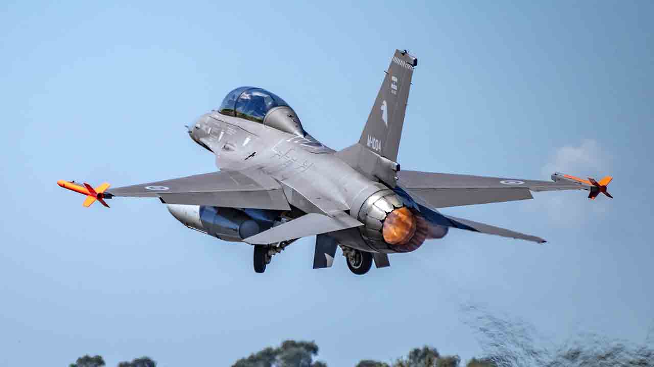 F-16. Foto: Ministerio de Defensa - @MinDefensa_Ar
