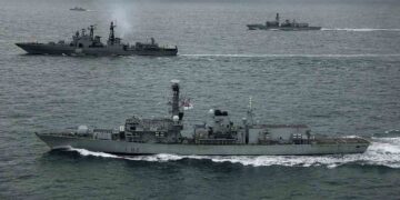 Marinha Real britânica conclui 10 dias de vigilância intensa sobre submarino e navios de guerra russos em águas do Reino Unido