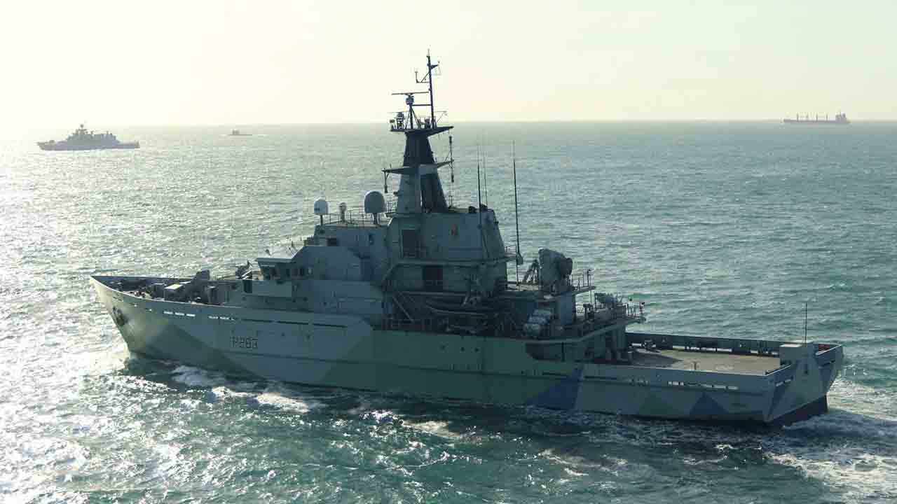 Marinha Real britânica conclui 10 dias de vigilância intensa sobre submarino e navios de guerra russos em águas do Reino Unido