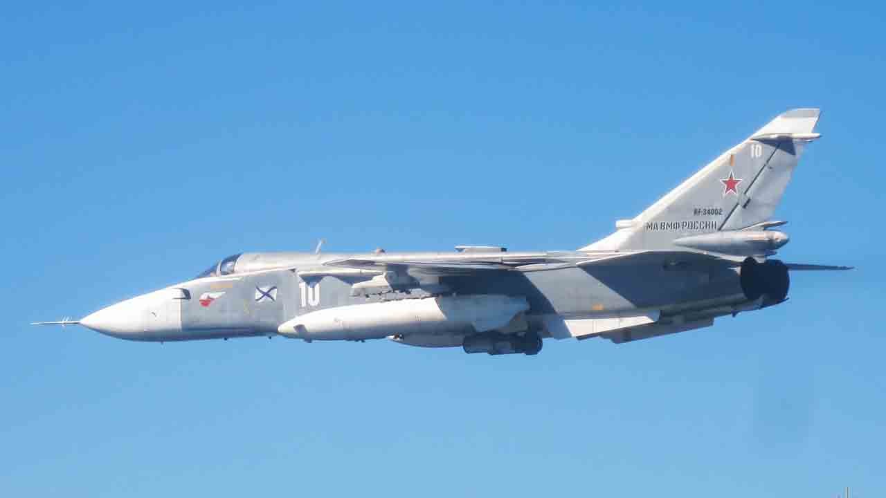 Rafales franceses interceptam dois Su-24M russos no espaço aéreo dos países bálticos. Foto: X @EtatMajorFR